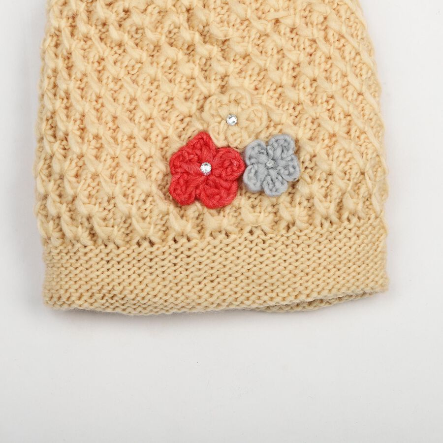 Women's Beige Floral Embellished Beanie Cap, गहरा पीला, large