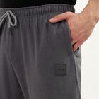 Men's Grey Slim Fit Cuffed Track Pants, गहरा ग्रे, small