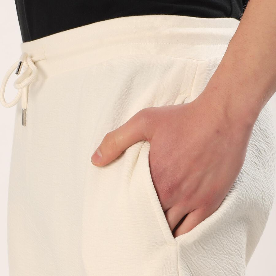 Men's Off-White Textured Elastic Waist Bermuda Shorts, ऑफ व्हाइट, large