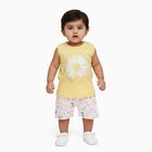 Infant Girl Bright Yellow Cotton Sleeveless Top and Floral Shorts Set, पीला, small image number null