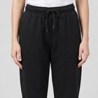 Women's Black Jogger Fit Solid Track Pants, काला, small