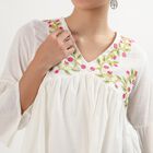 Women's Ivory White Cotton V-Neck Embroidered Kurti, ऑफ व्हाइट, small image number null