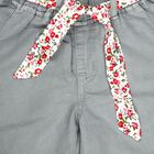 Girls Grey Regular Fit Solid Capri Pants, हल्का ग्रे, small