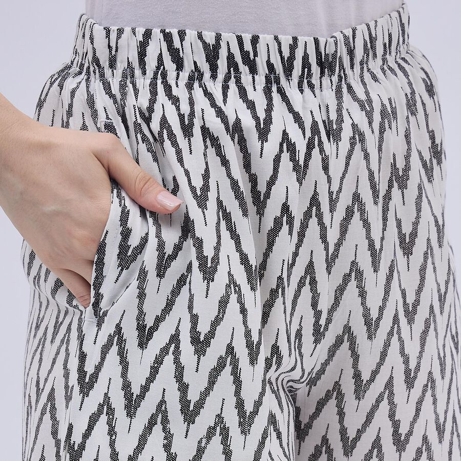 Women's Black and White Zigzag Printed Wide-Leg Palazzos, ऑफ व्हाइट, large image number null