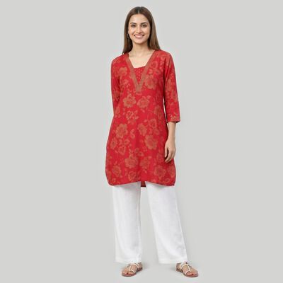 Women's Fuchsia Round Neck Solid Kurta