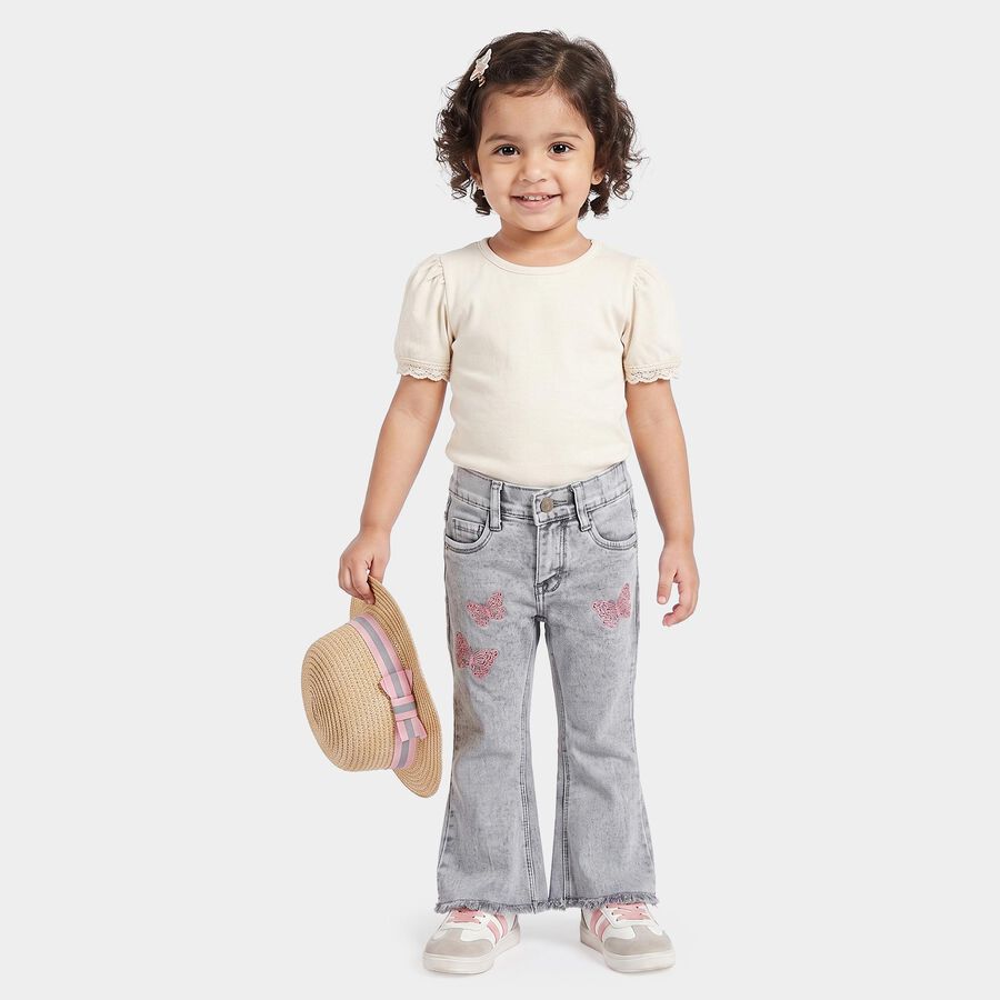 Girls Grey Flared Fit Butterfly Embroidered Jeans, हल्का ग्रे, large