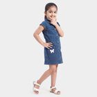 Girls' Blue Fit and Flare Butterfly Applique Denim Frock, मध्यम नीला, small