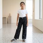 Girls' Black Straight Fit Bow Printed Jeans, काला, small