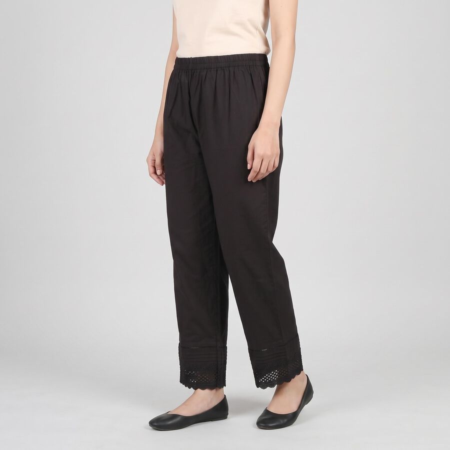 Women's Black Regular Fit Embroidered Palazzos, काला, large