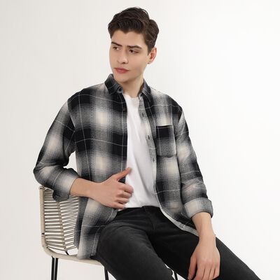 Men's Black and White Cotton Spread Collar Casual Shirt