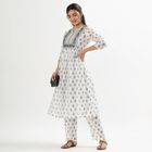 Women's Rich White Embroidered V-Neck Kurta, ऑफ व्हाइट, small image number null