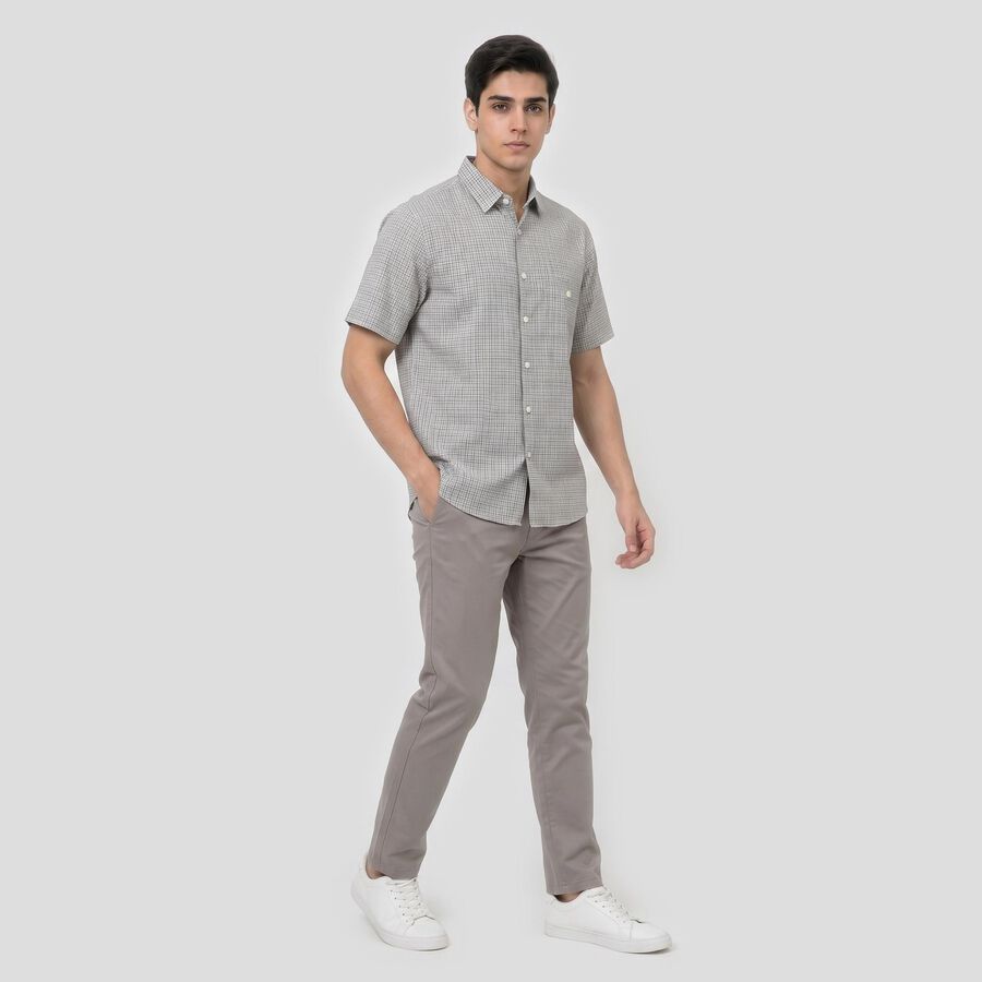 Men's Light Blue Half Sleeves Spread Collar Regular Fit Shirt, हल्का नीला, large