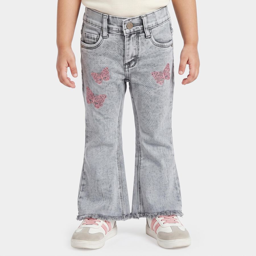Girls Grey Flared Fit Butterfly Embroidered Jeans, हल्का ग्रे, large