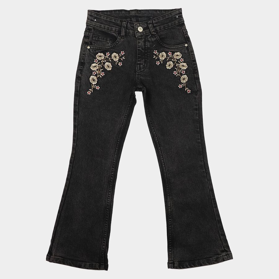 Girls Black Flared Fit Embroidered Jeans, काला, large