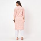 Women's Peach Cotton Round Neck Embroidered Kurta, पीच, small