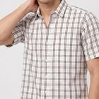 Men's White Cotton Half Sleeve Spread Collar Regular Fit Shirt, ऑफ व्हाइट, small