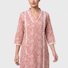Women's Pink V-Neck Lace Trim Printed Kurta, गुलाबी, small