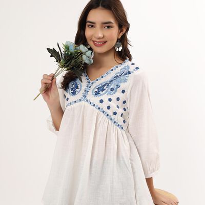 Women's White Cotton Round Neck Embroidered Kurti