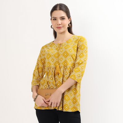 Women's Yellow Round Neck Geometric Printed Kurti