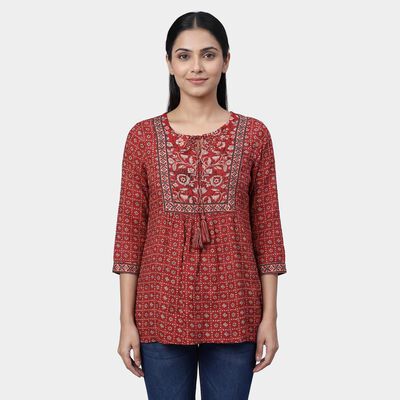 Women's Maroon Round Neck Floral Printed Kurti