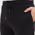 Men's Jet Black Tapered Fit Elastic Waist Track Pants, काला, small