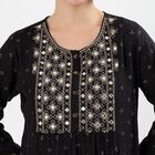 Women's Black Round Neck Embroidered Kurti, काला, small