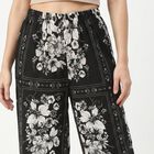 Women's Black Straight Fit Floral Printed Pyjama, काला, small