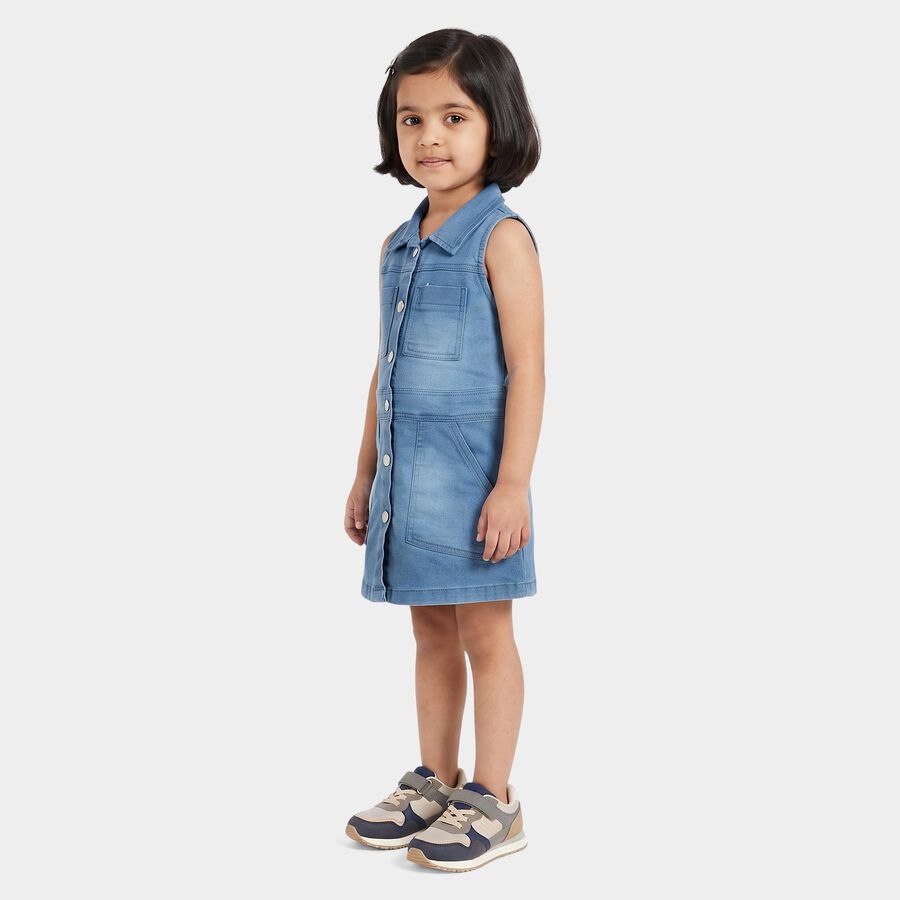Girls' Blue Shirt Style Sleeveless Button Front Frock, मध्यम नीला, large