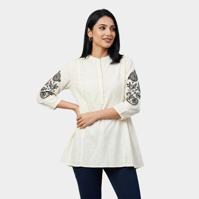 Women's White Round Neck Solid Kurti