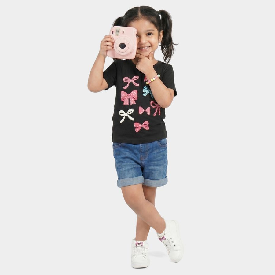 Girls Black Round Neck Regular T-Shirt, काला, large