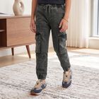 Boys' Black Cargo Fit Washed Jeans, काला, small