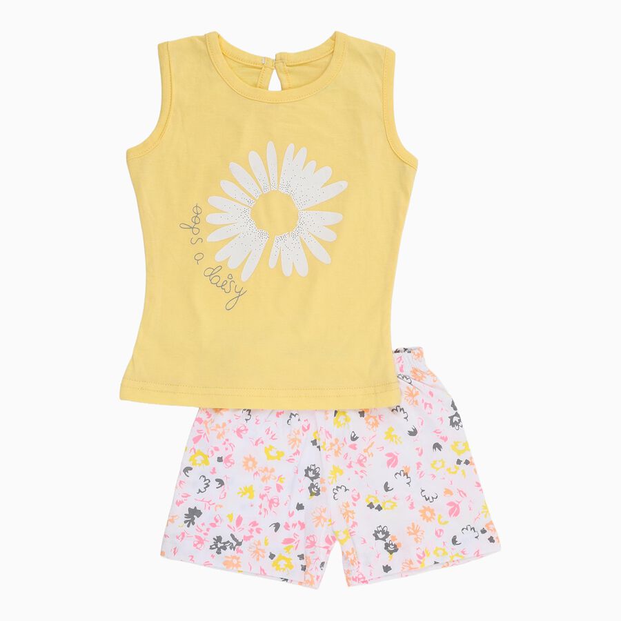 Infant Girl Bright Yellow Cotton Sleeveless Top and Floral Shorts Set, पीला, large image number null