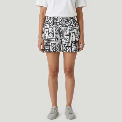 Women's Black Regular Fit Printed Shorts