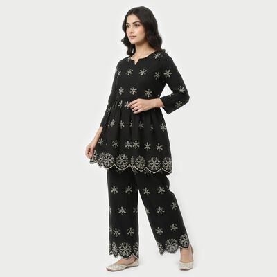Women's Black Cotton Notch Neck Embroidered Kurta
