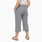 Girls' Muted Grey Relaxed Fit Embroidered Cropped Jeans, हल्का ग्रे, small image number null