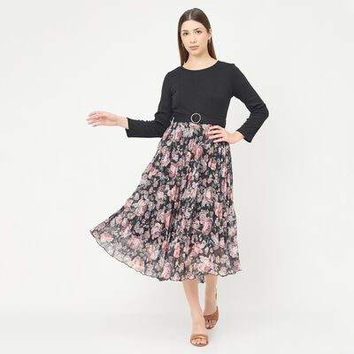 Women's Black Sleeveless Classic Dress