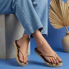 Women's Beige Printed Flip-Flop Slippers, गहरा पीला, small