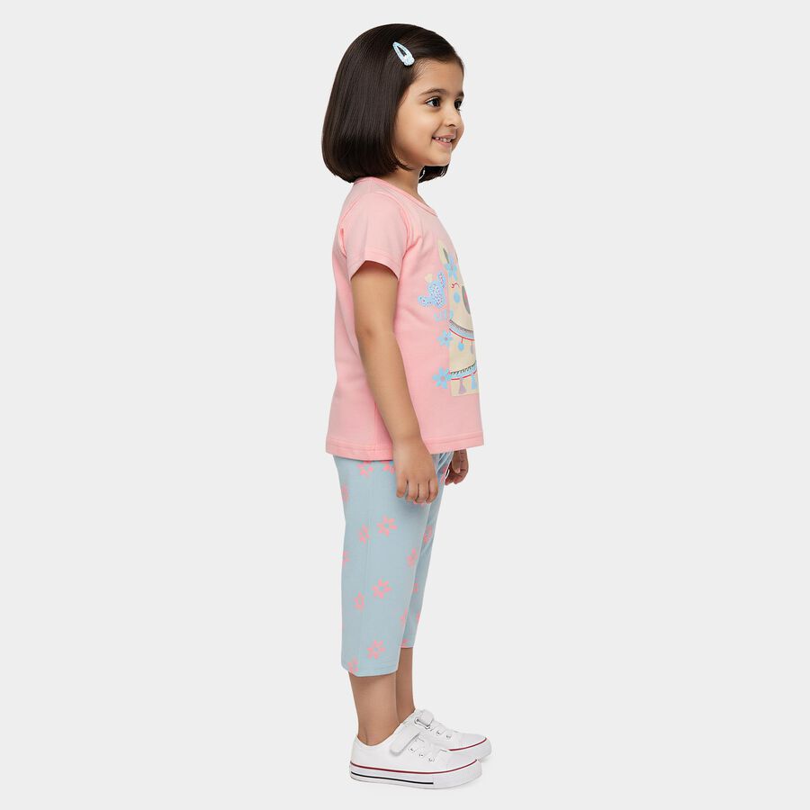 Girls Pink Round Neck Casual T shirt and Capri Set, हल्का गुलाबी, large