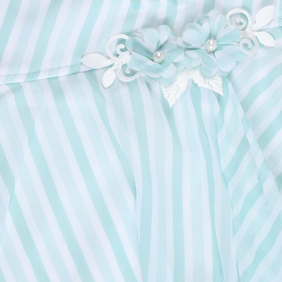 Girls' Mint Green Round Neck Striped and Floral Embellished Top and Capri Set, हल्का हरा, large