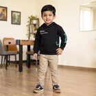 Boys' Black Hoodie Neck Graphic Sweatshirt, काला, small