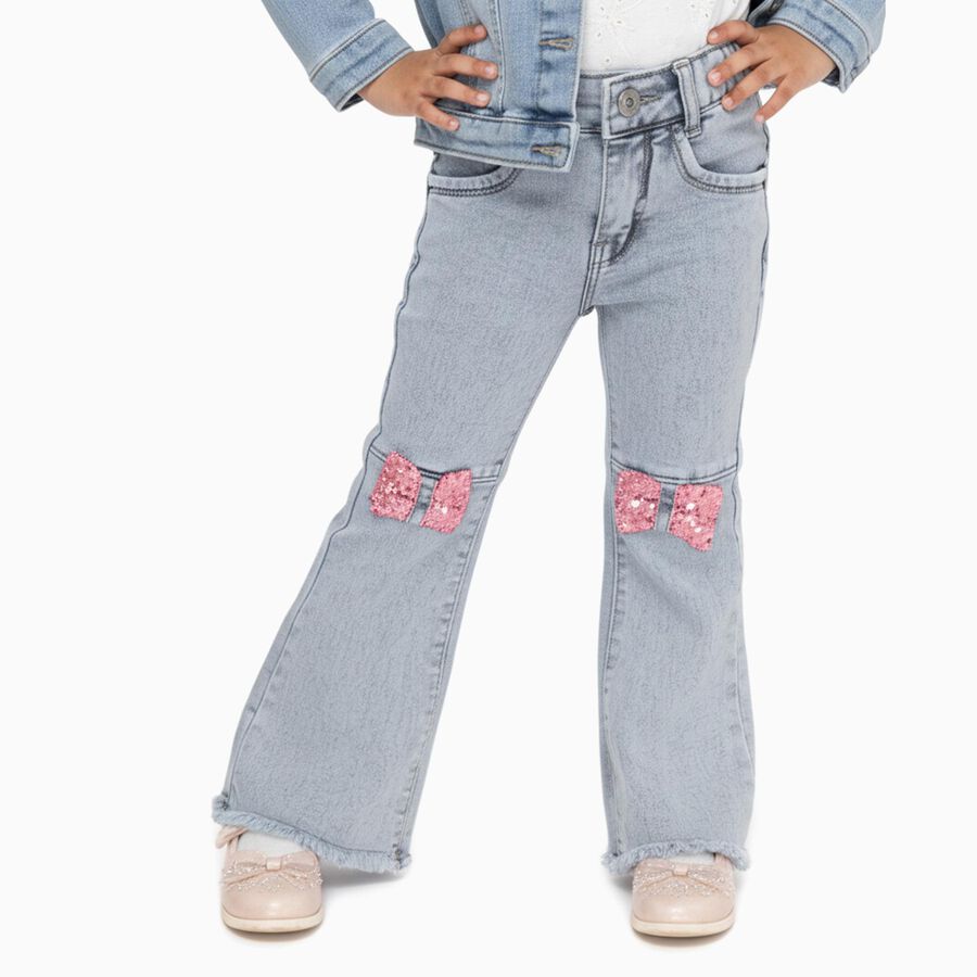 Girls' Light Blue Flared Fit Embellished Jeans, हल्का ग्रे, large image number null