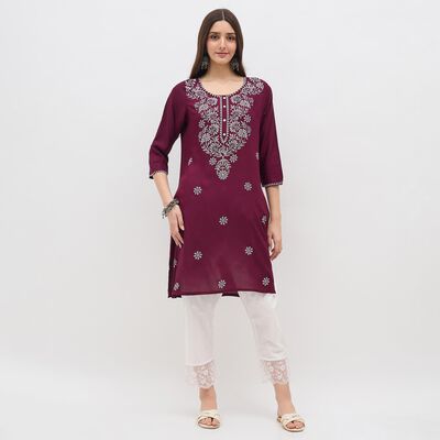 Women's Deep Maroon Round Neck Embroidered Kurta