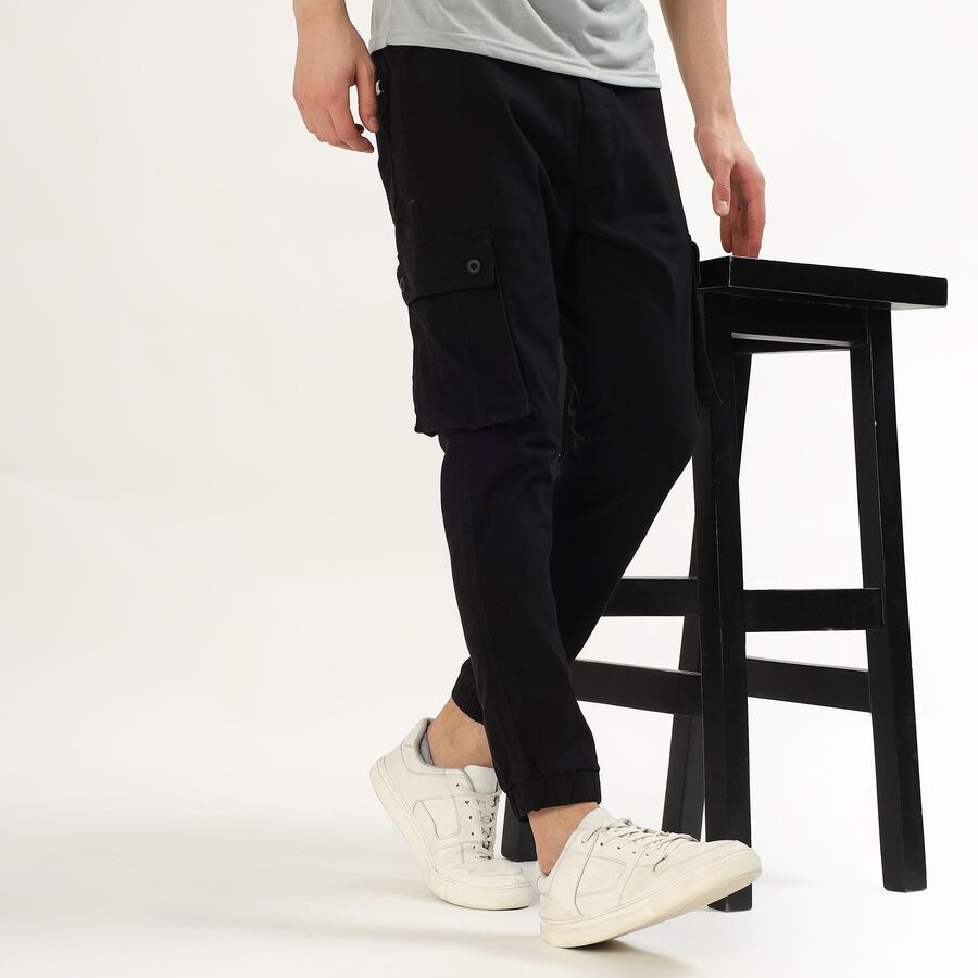 Men's Jet Black Slim Fit Cargo Joggers, काला, large image number null