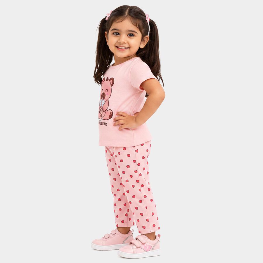 Girls Pink Round Neck Casual Top And Capri Set, हल्का गुलाबी, large