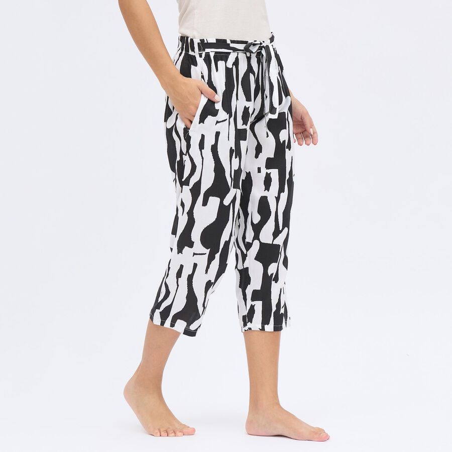 Women's Black And White Slim Fit Flared Printed Capri, White, large image number null
