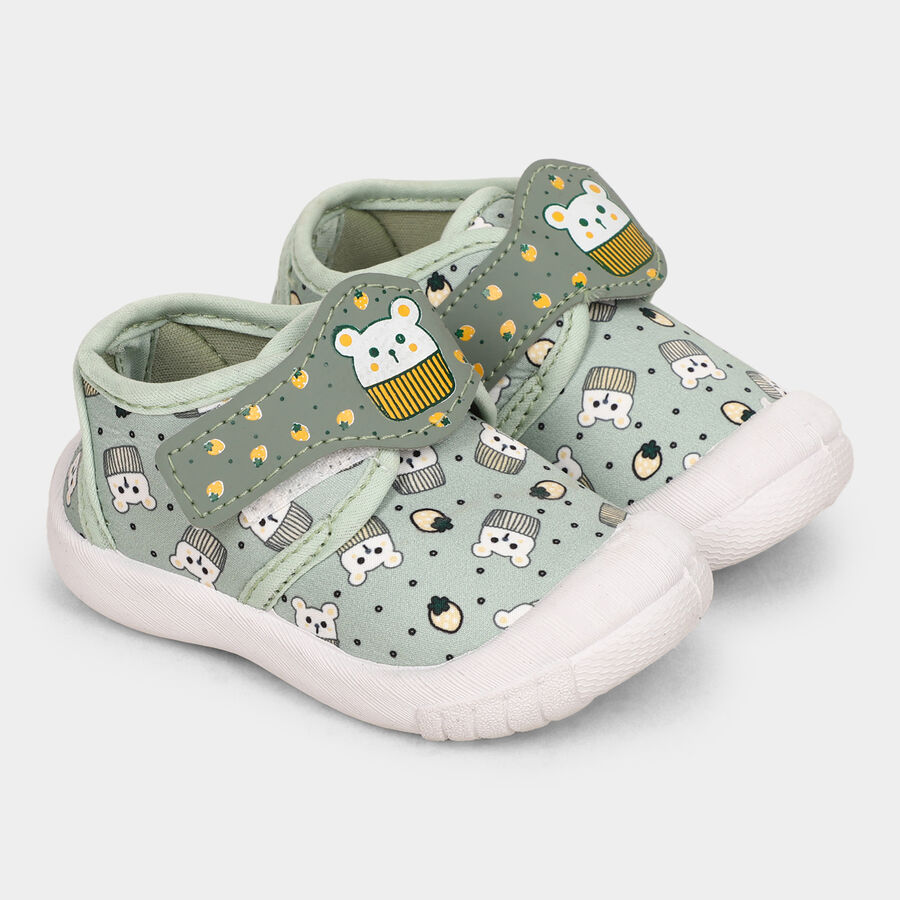 Slant Kids Shoes Vishal Mega Mart India