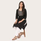 Women's Black Round Neck Embroidered Kurta, काला, small