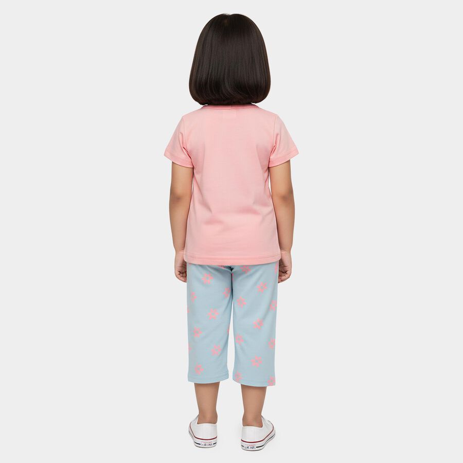 Girls Pink Round Neck Casual T shirt and Capri Set, हल्का गुलाबी, large