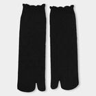 Women's Jet Black Textured Split-Toe Socks, काला, small image number null