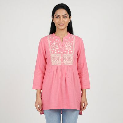 Women's Pink Cotton Mandarin Collar Embroidered Kurti